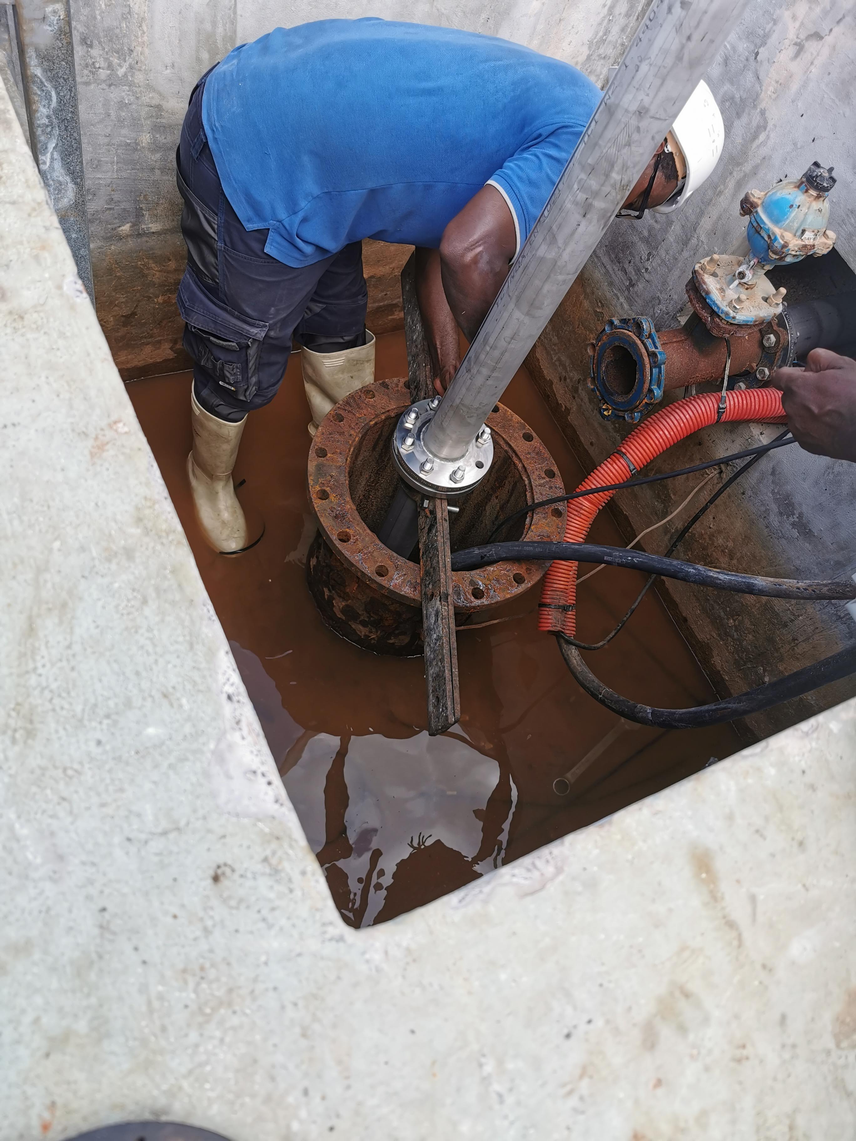 Remplacement d'une tuyauterie inox dans un forage d'eau potable